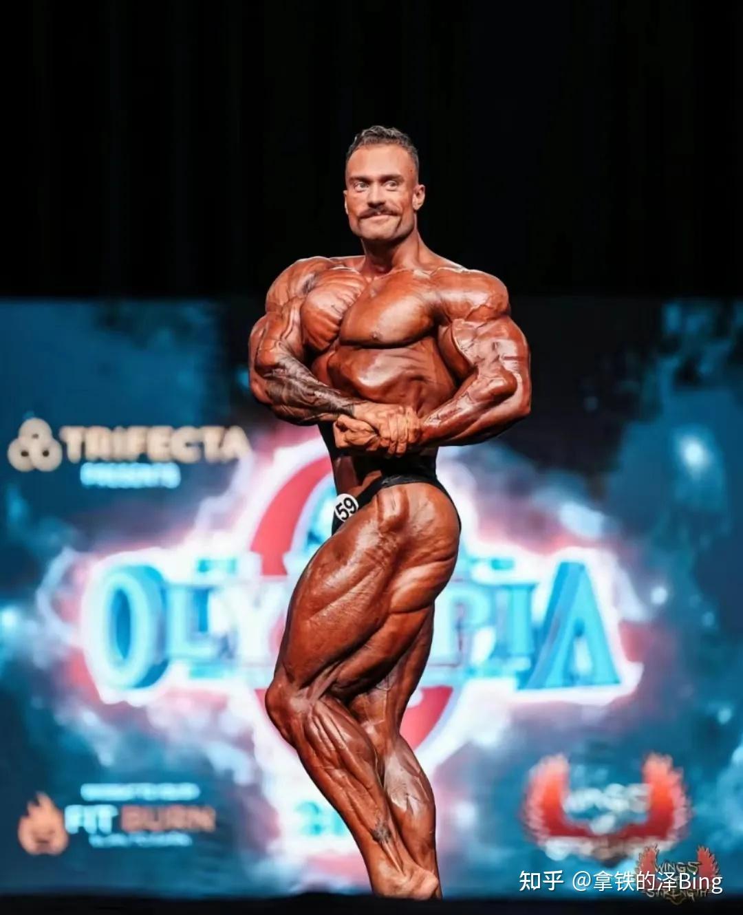 健美网红"克里斯"晒八块腹肌尺度过大