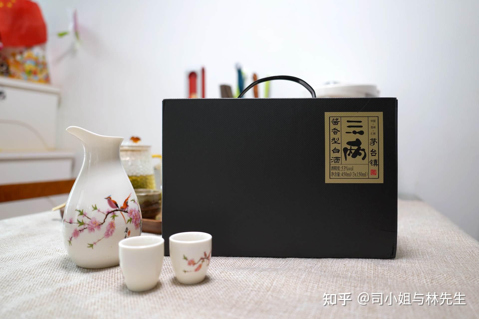 绿蚁新醅酒红泥小火炉三两53度小瓶酒分享