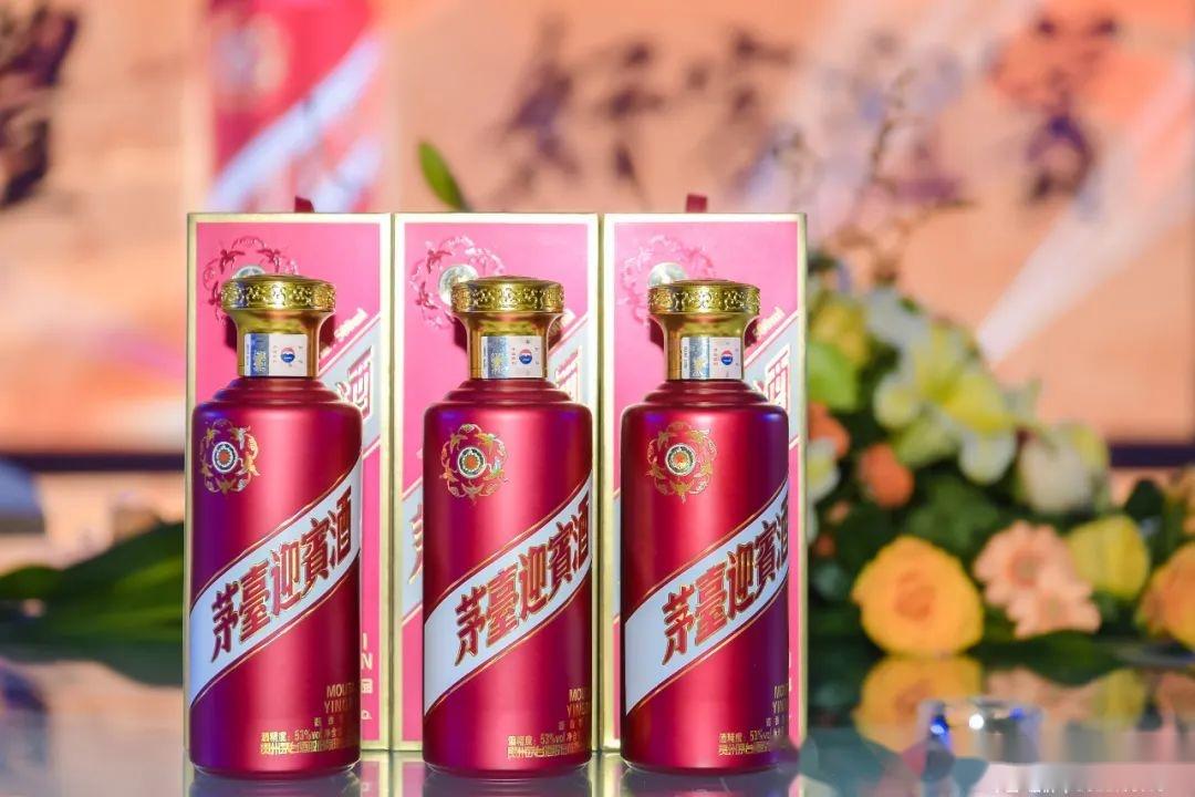 紫迎宾这款大众段位酒是茅台迎宾酒系列今后主推产品之一.
