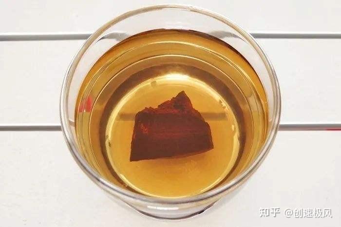 被称为“森林黄金”的桑黄,究竟是如何形成的?值不值千元一斤?(桑黄是什么树生长出来)