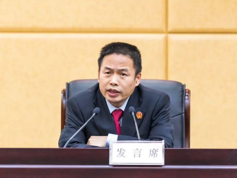 省法院行政庭庭长魏开发要加强干部交流锻炼,推动年轻干部去基层,艰苦