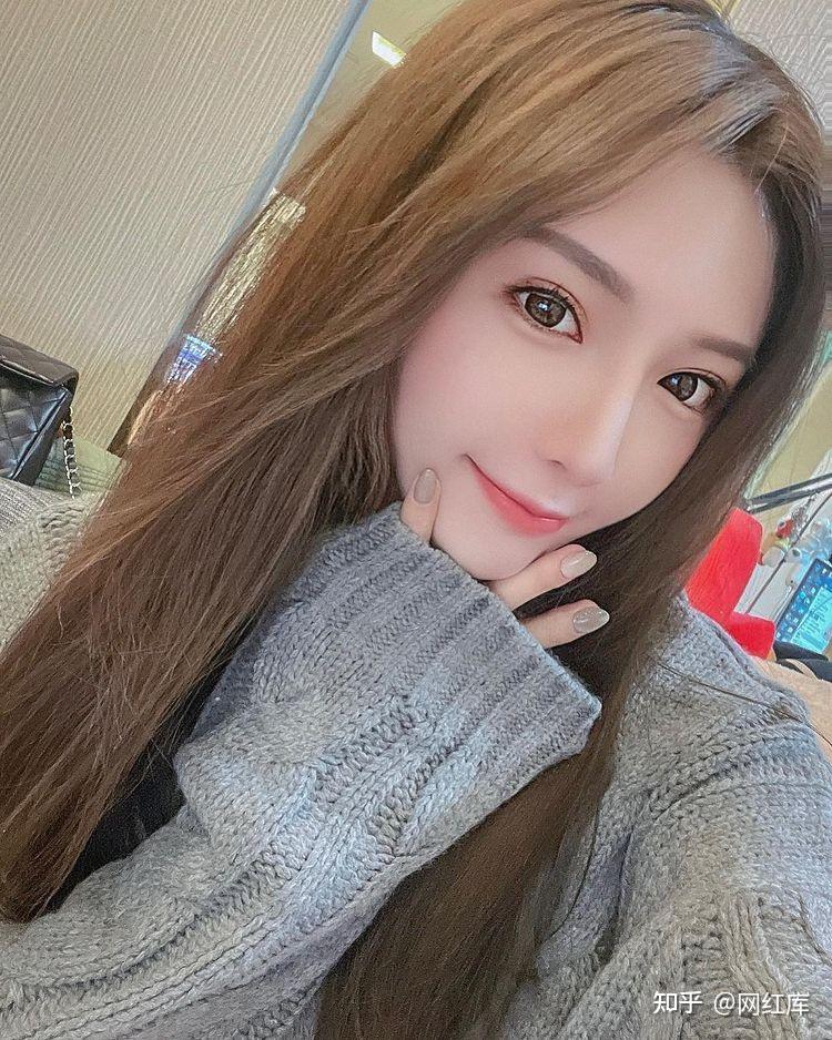 炙手可热的台湾网红女神小福芯她的魅力让人心动不已