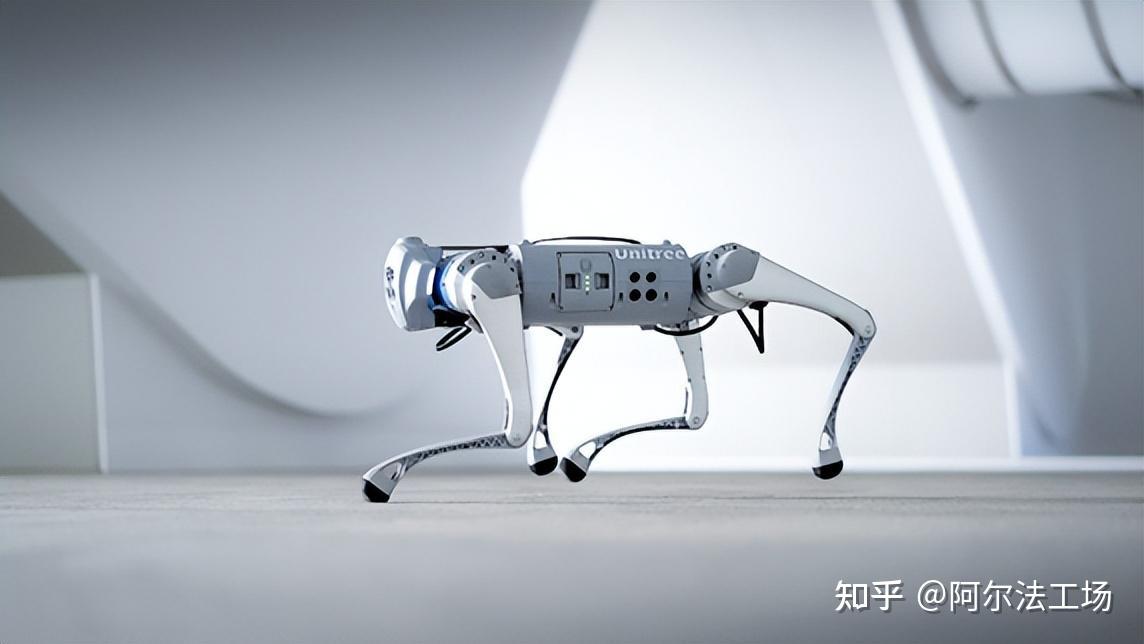 图:宇树科技go1机器狗而机器狗的型号,非常像是宇树科技的go1机器狗.
