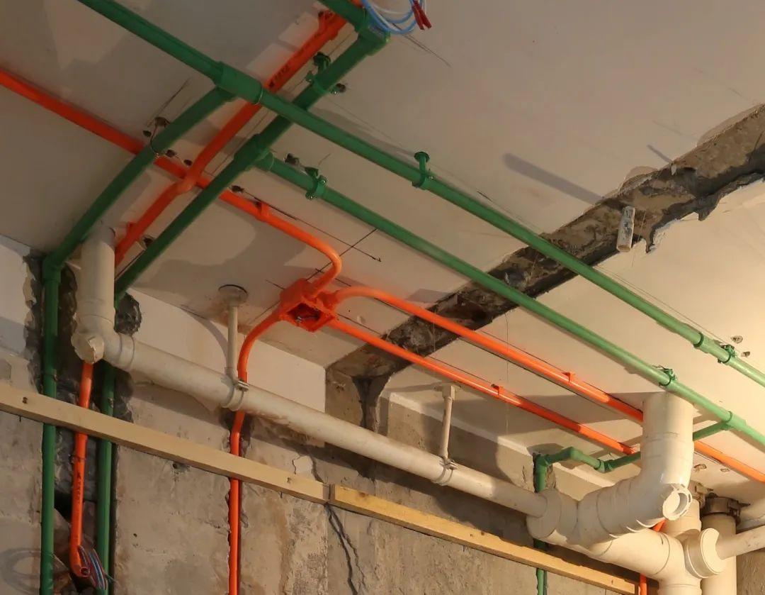 水电改造吊顶装修包水管细节图