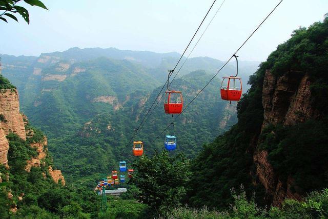 一幅巨大的太行山大峡谷风景画蜿蜒的八泉峡最美峡谷山西壶关