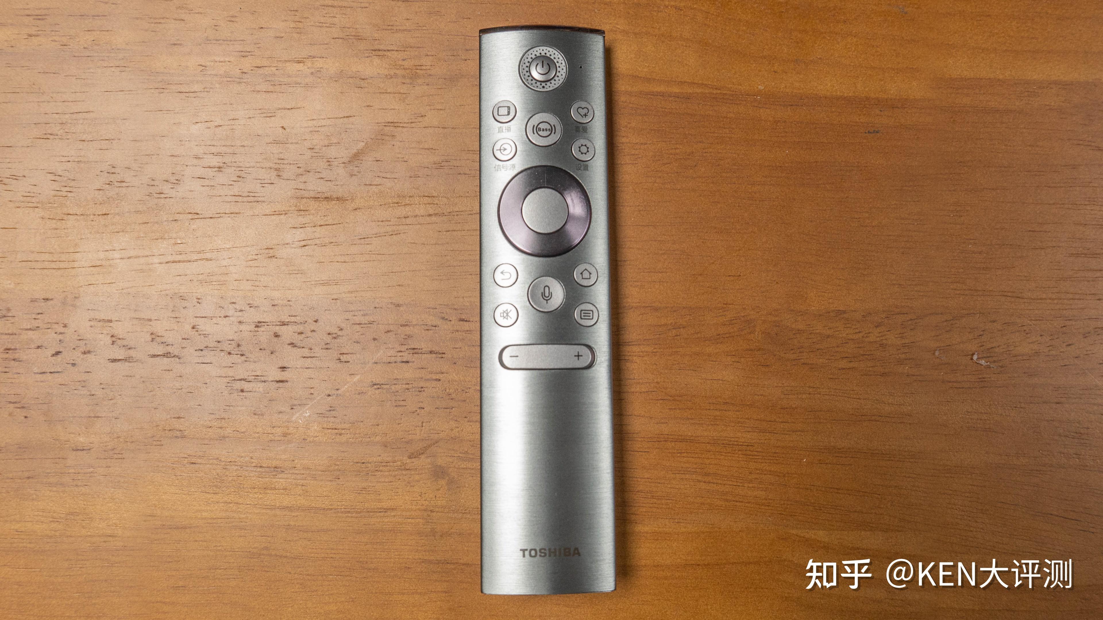 东芝z870由电视本体,底座,遥控器构成.