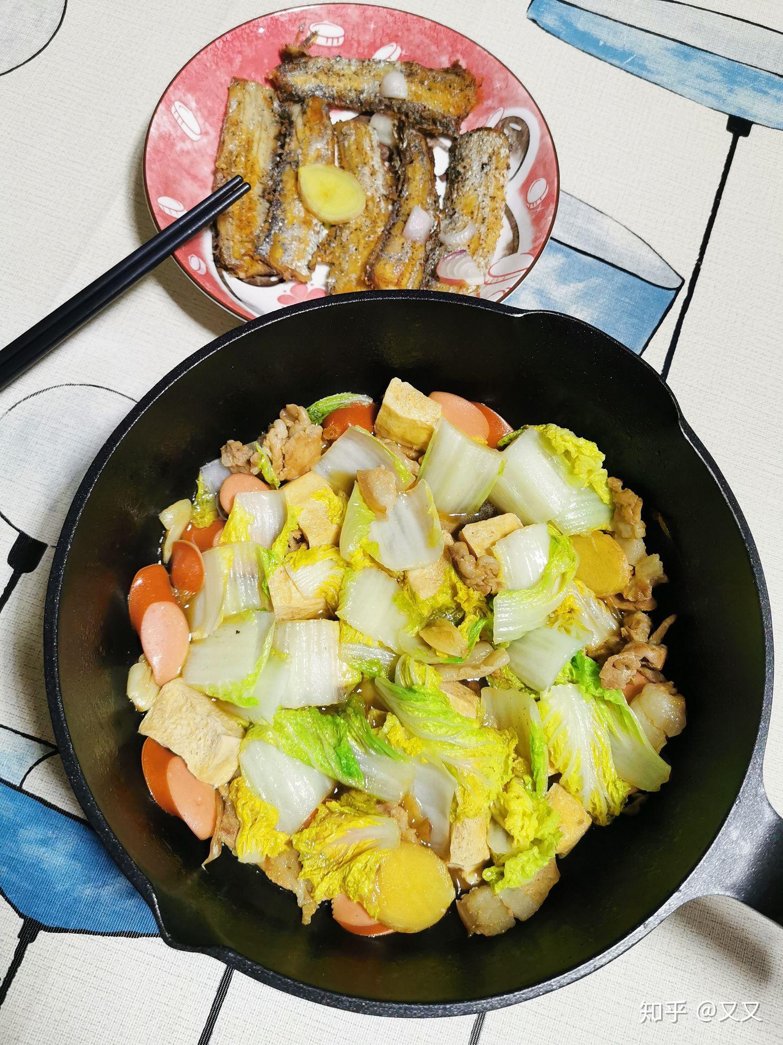 豆腐燉白菜 柴魚花版 放點豬肉哦 太好吃了 鮮香可口 晚餐必備 簡單