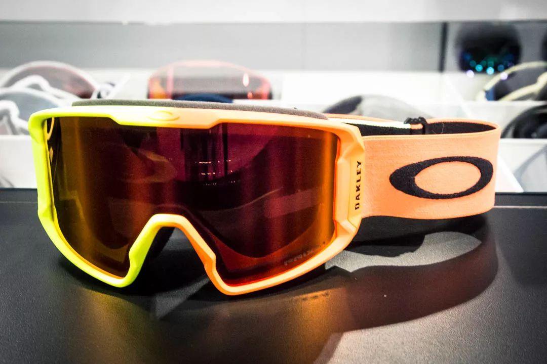 抢鲜看1819雪季全新单板滑雪装备