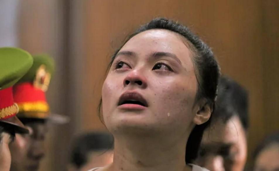 越南网红坠落和毒枭在宣判死刑的法庭上吻别