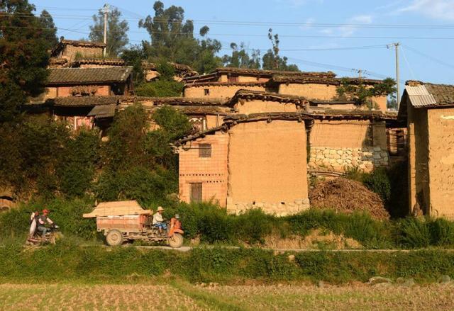 凉山彝族传统民居的建筑文化内涵