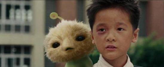 此后拍摄于2008年的国产外星人电影《长江7号》也延续了这个路子,外星