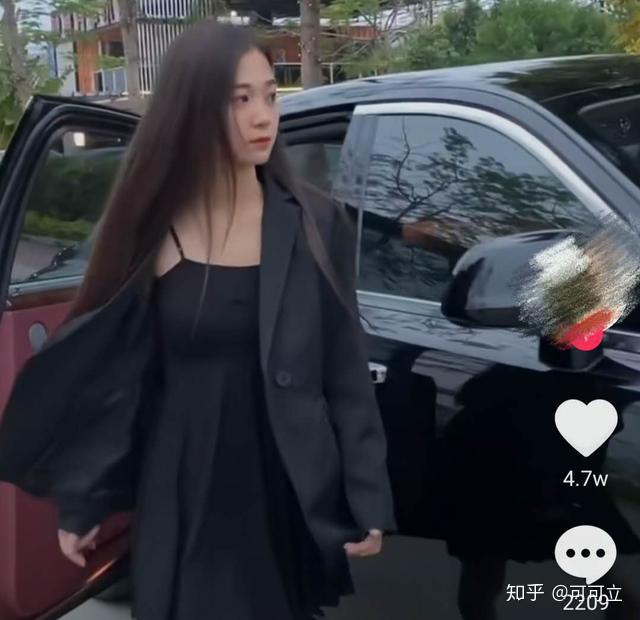 19岁董事长"小小如"营业额突破500w,背后经历引发深思