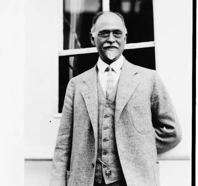 就是费雪方程式的那个费雪对就是欧文·费雪(irving fisher)但学过