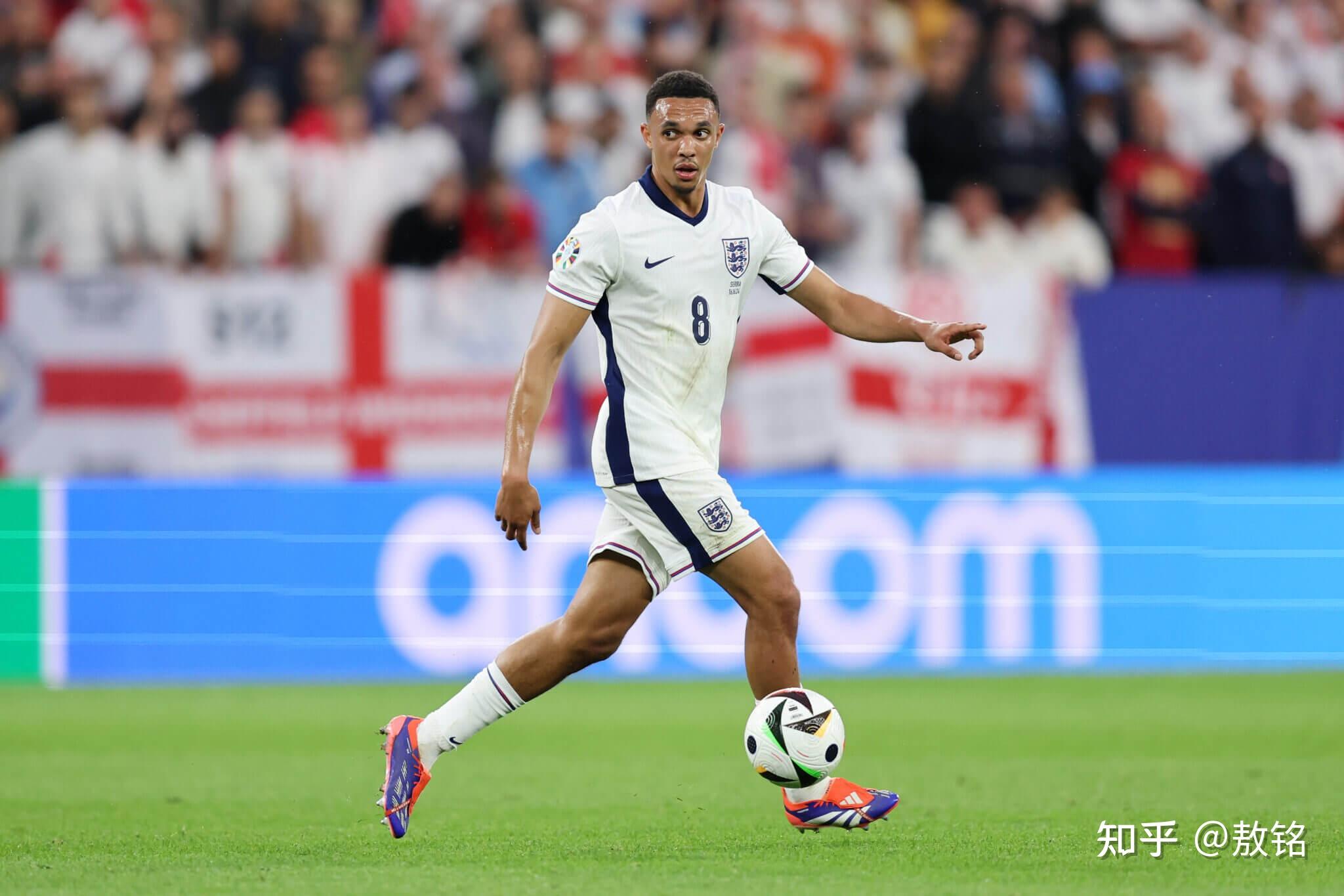 英格兰首胜战术复盘 贝林汉姆不负众望 阿诺德踢后腰亮点多于失误