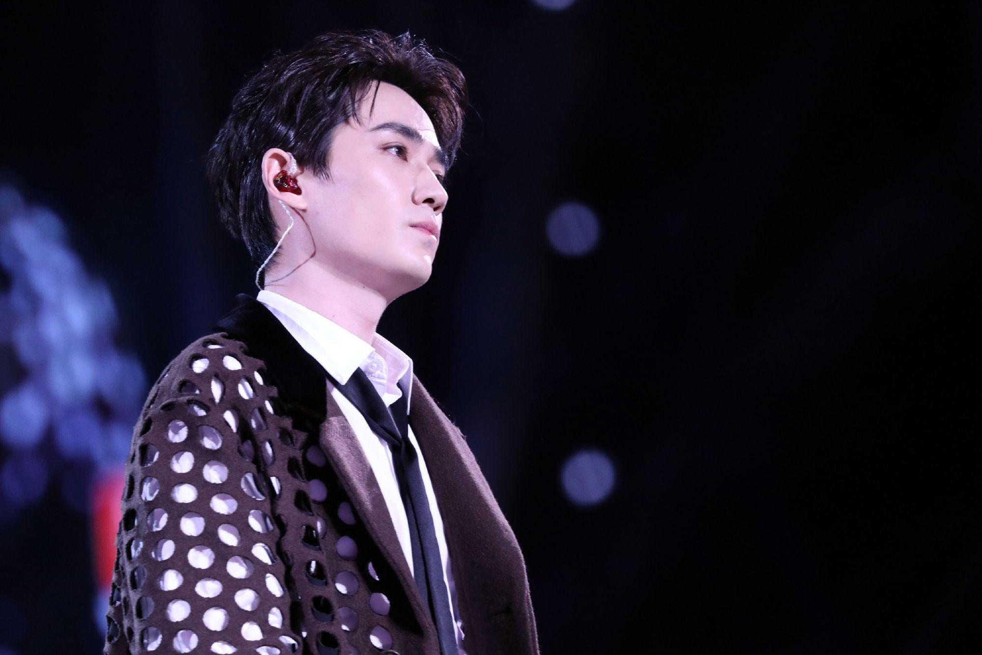 图贴[31]:朱一龙——2020东方卫视跨年演唱会《追梦人》《火车驾向云