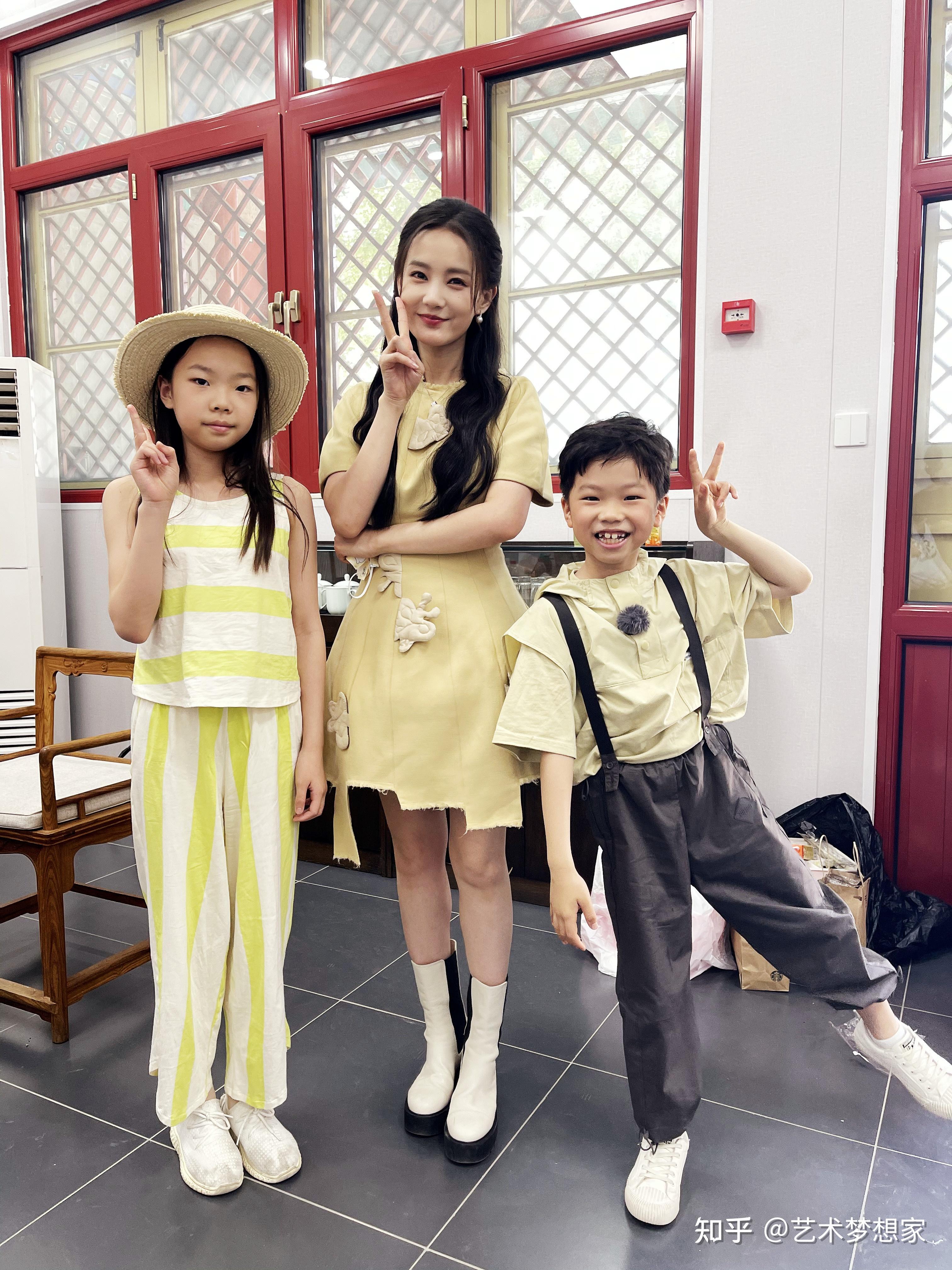 《书画里的中国2》钜星国际小艺人与李一桐共同走进"画中兰亭"解密"