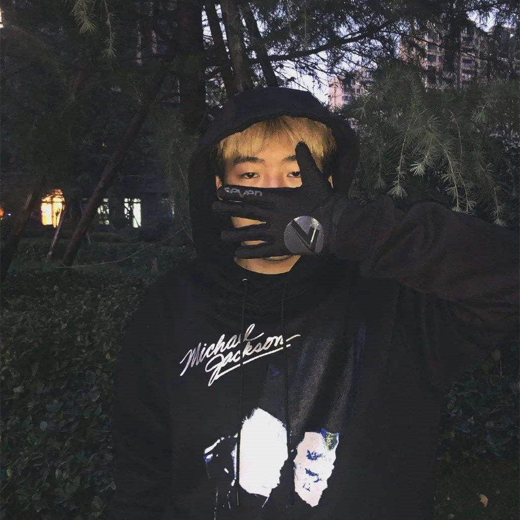 capper宣布离开!乃万工作室回应网红方圆项链事件"晦气"!