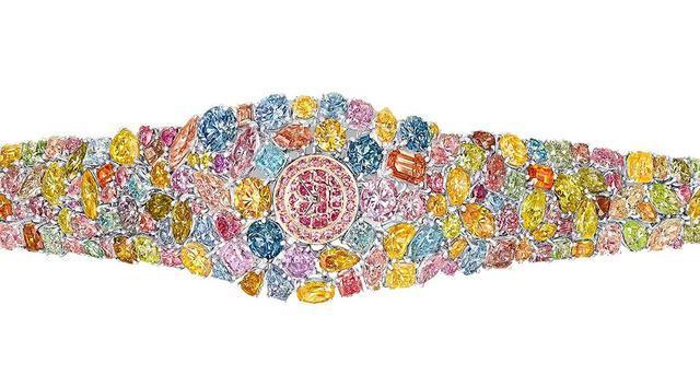 the hallucination"(幻觉),使用的钻石总重高达110克拉,售价5500万