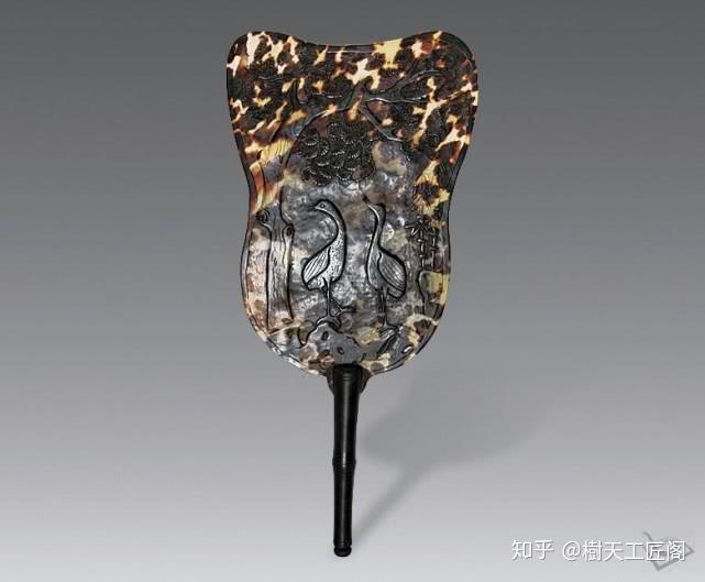 玳瑁工艺制品清朝慈禧太后生前用过的玳瑁梳子,扇把,发卡,以及宫中