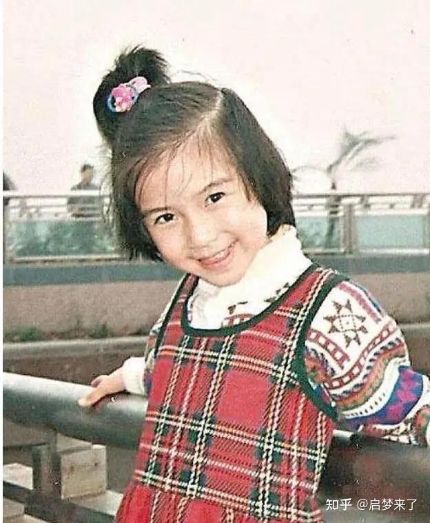 百余位明星!你好星期六全员晒童年照!