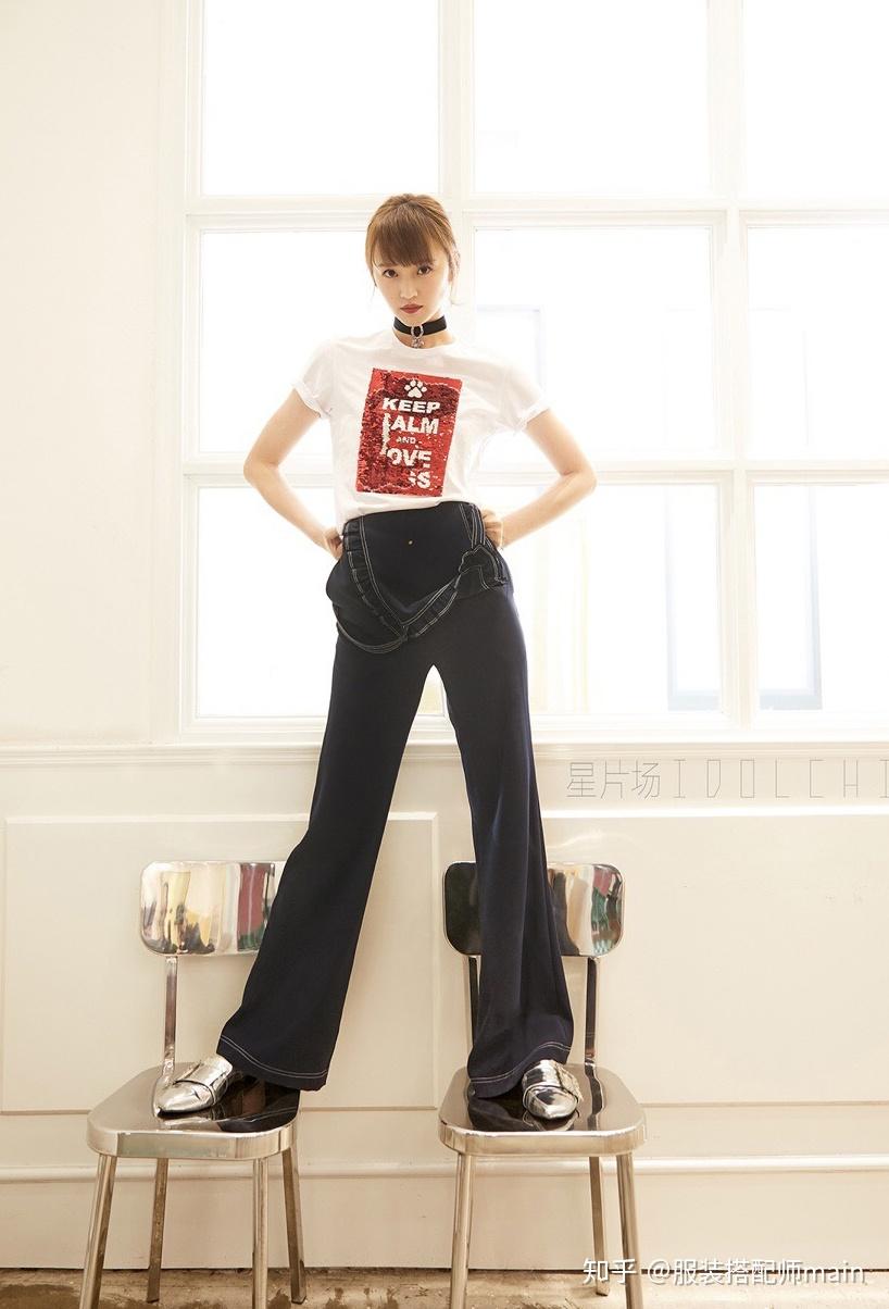 王彦霖恋情曝光两人牵手逛街好甜蜜女友虞朗用衣品征服他