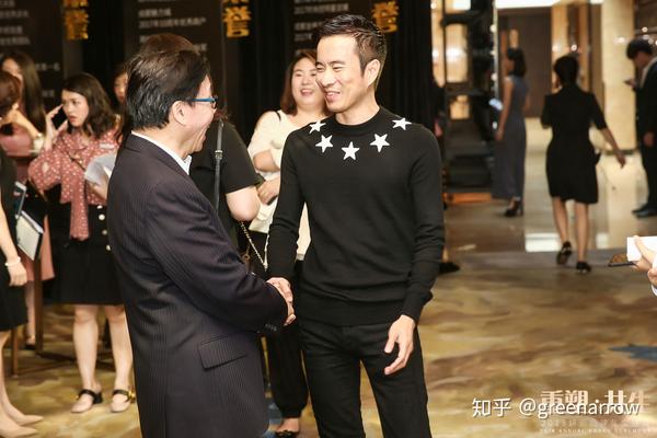 聚美优品化妆品是正品吗_唯品会的化妆品是正品吗_健康化妆品品牌