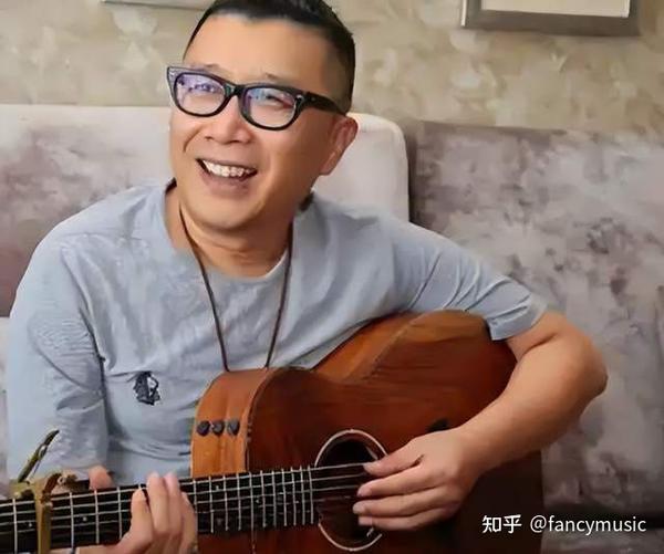 《两只蝴蝶》的庞龙去哪里了?曾经和刘德华抢风头,如今当了老师 - 知乎