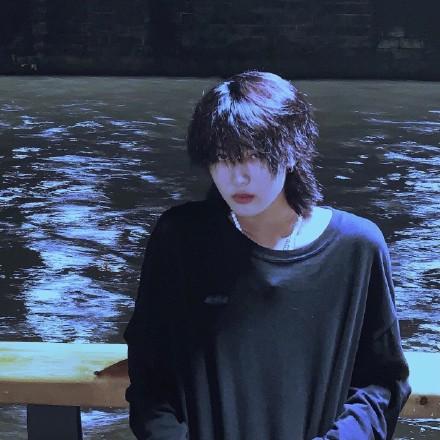 冷门男头|少年闻起来,像雨前的月光 - 知乎