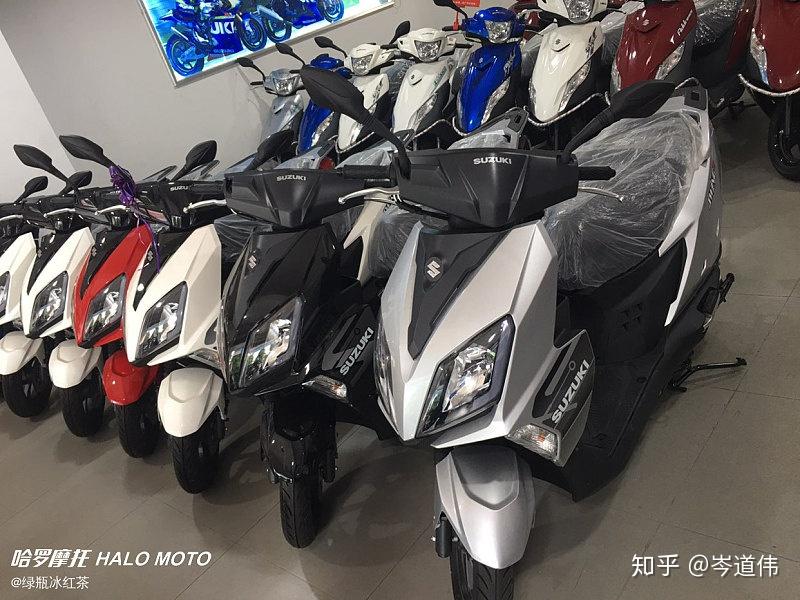 坐垫也比uy软,黑色和灰色最帅,可惜太贵了,而且不好搭配尾箱雅马哈