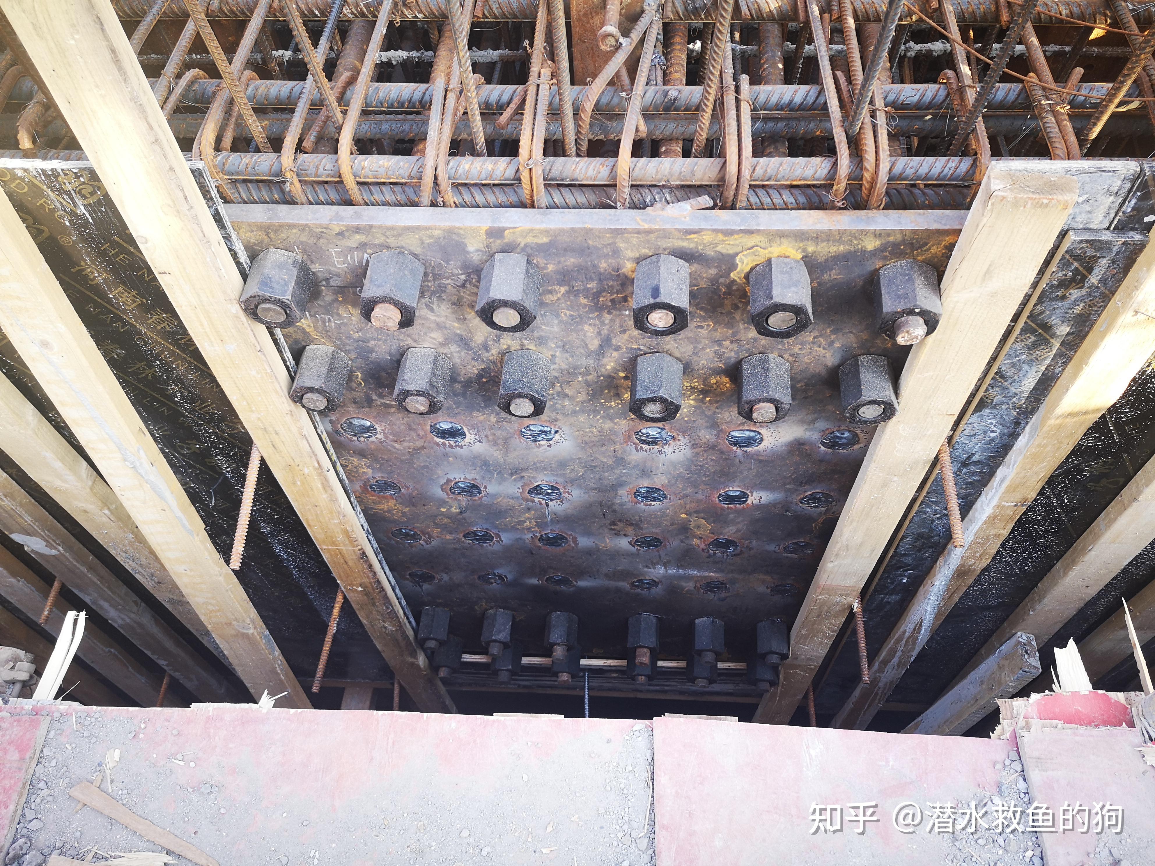 超高层核心筒的82°倾斜剪力墙 - 知乎