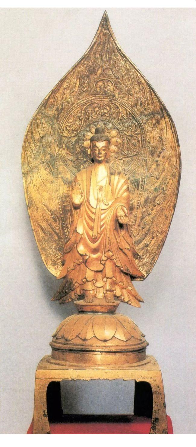 梁武帝御制檀香木雕金漆立佛