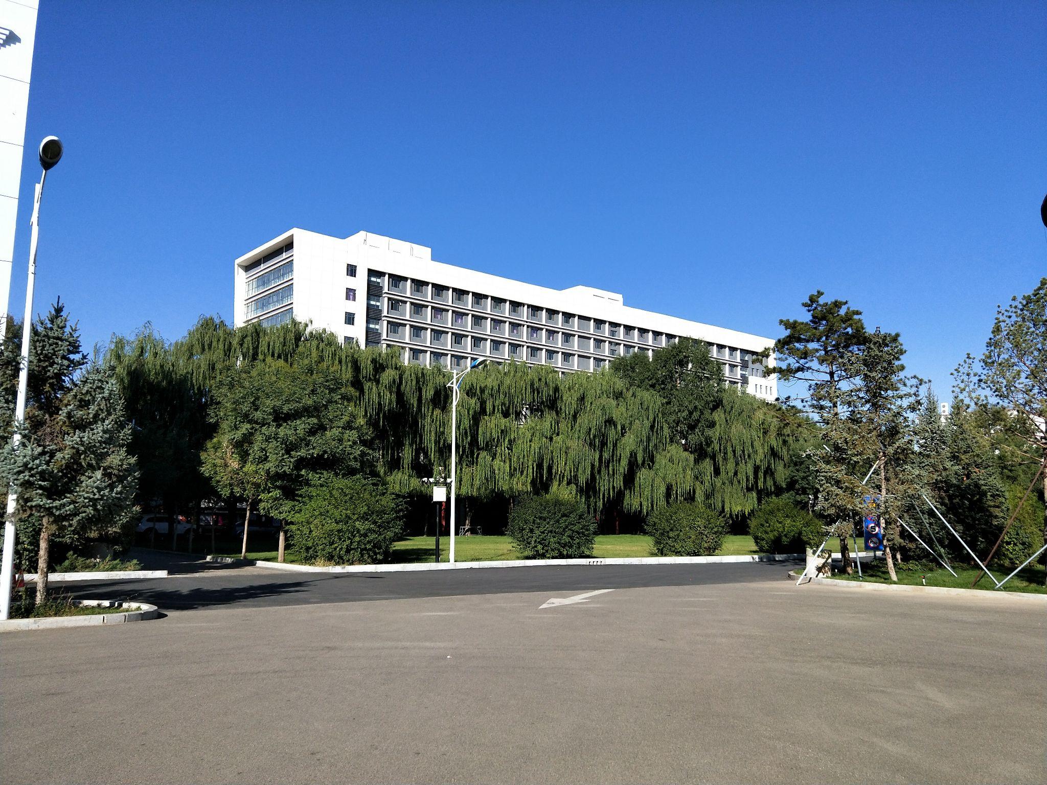 在内蒙古师范大学鸿德学院上学