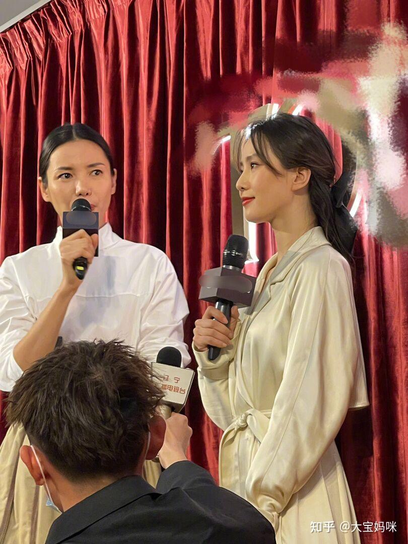 刘诗诗探班杨幂是诗幂姐妹情谊再续还是为后续宣传铺垫