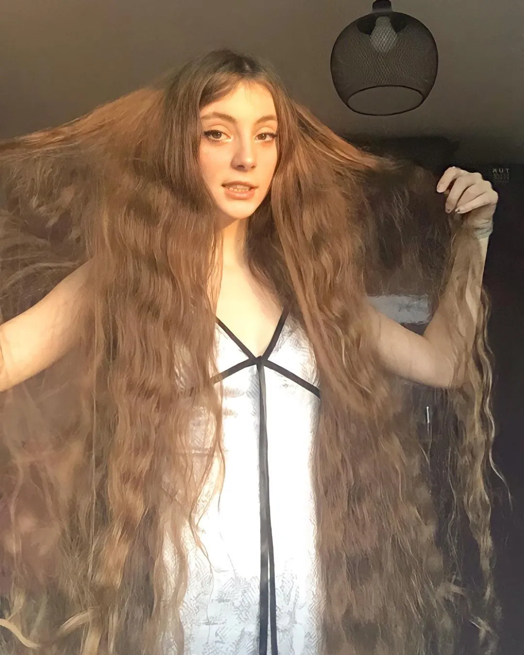 今年14岁的妥瑞症患者jess,就像一个被厄运咬过的苹果.