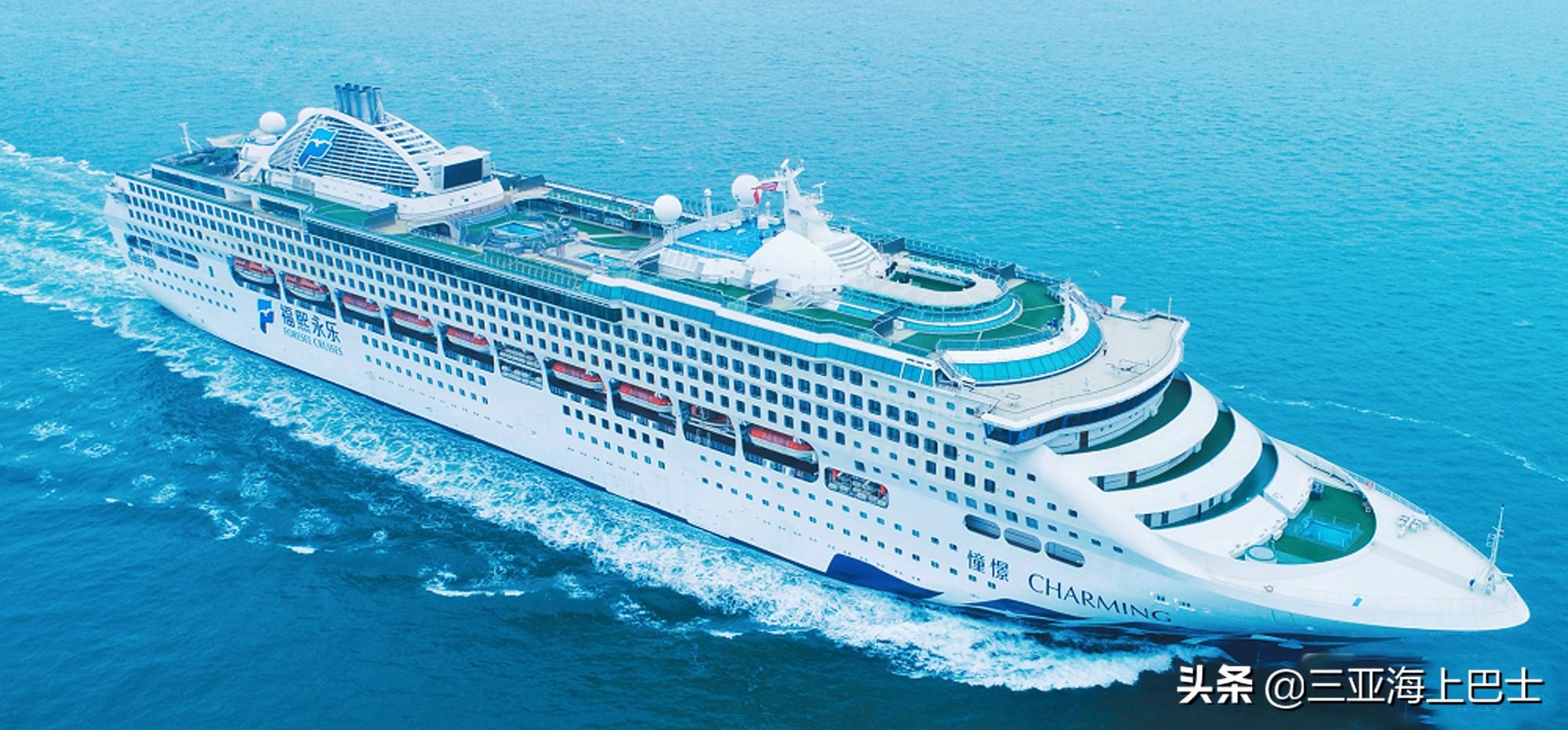 超豪华福熙邮轮"憧憬号"今日靠泊三亚,最大载客量2222人