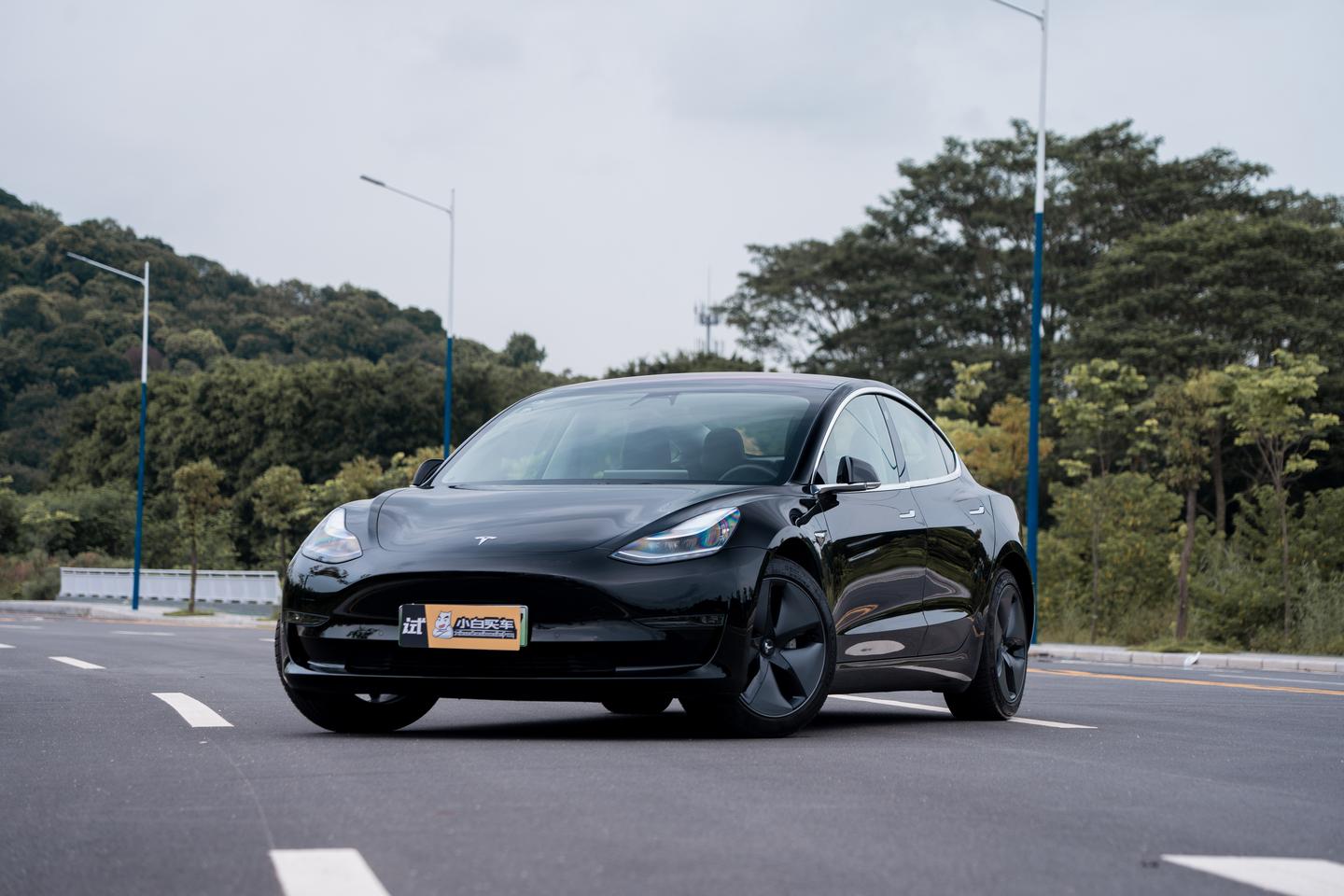 特斯拉model3加量還降價不到25萬的我值得買嗎