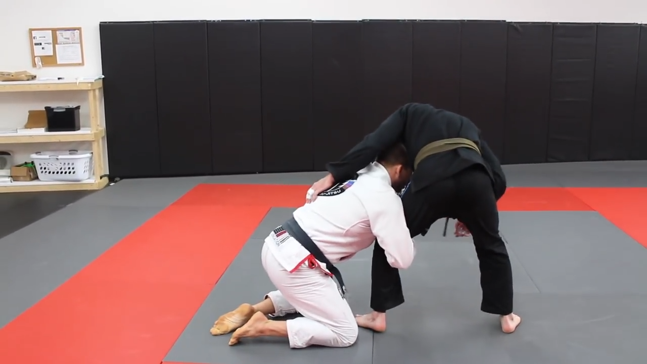 有道服的柔术抱单腿摔