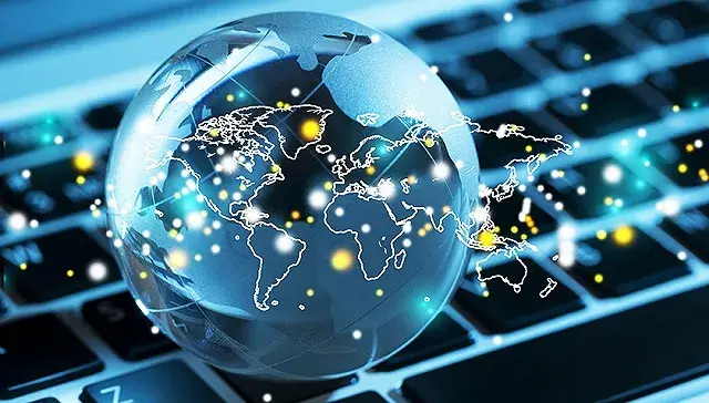 从全球经济角度看,有两个人的分析比较有代表性:张燕生一个是国际经济