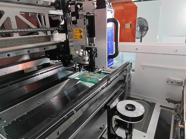 马丁特尼尔MX6高精度泛用机：MARTINTRIER贴装设备再度升级 - 知乎