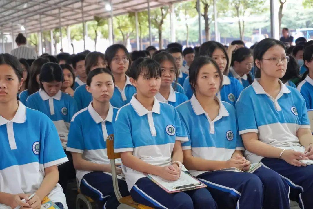 勤学苦练勇争第一记普宁国贤学校2024届中考动员大会