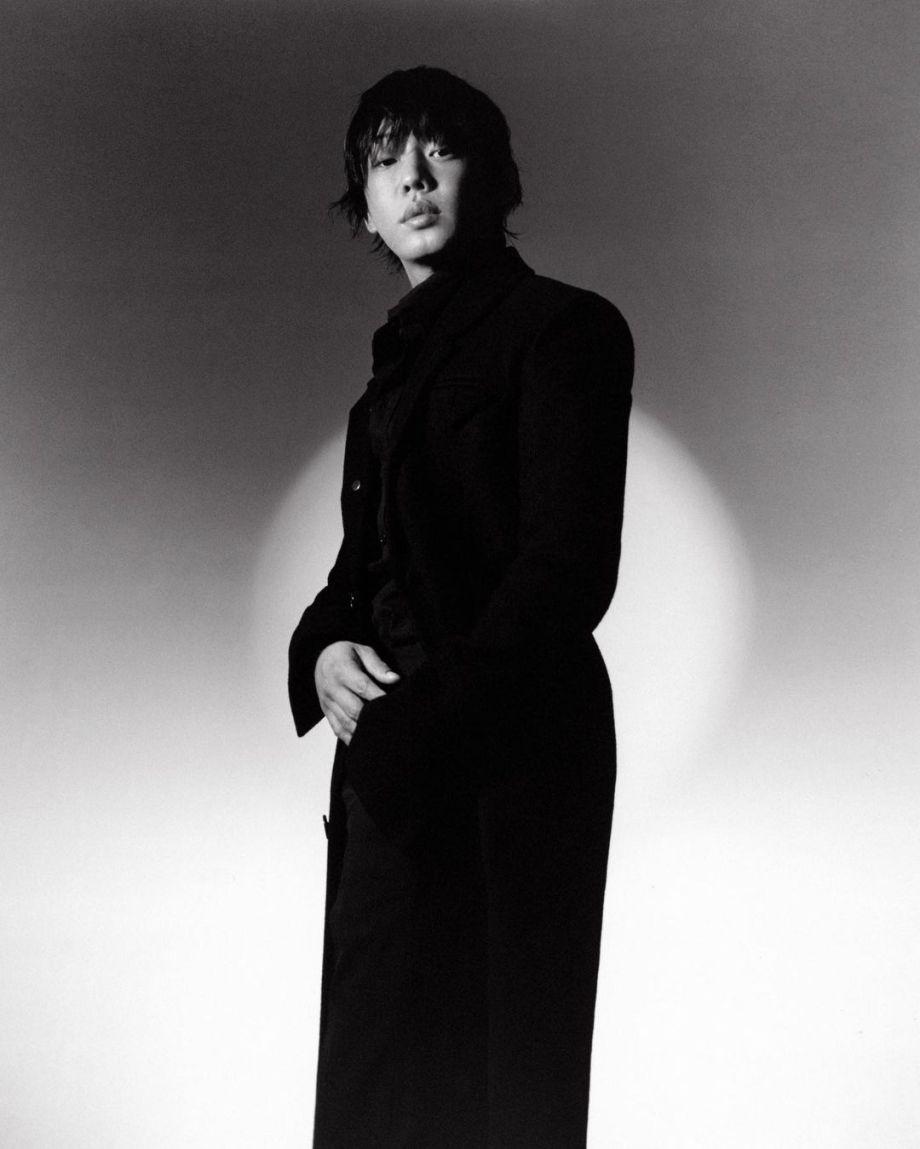 很棒的一组大片镜头下的韩国明星刘亚仁