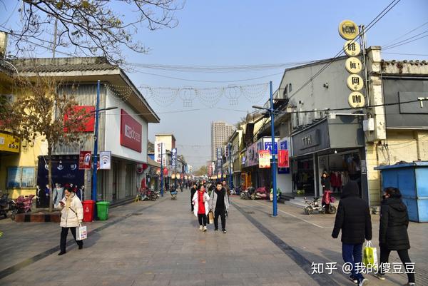 河南安陽北大街 城市中心的風景 藏著一座重建的鐘樓