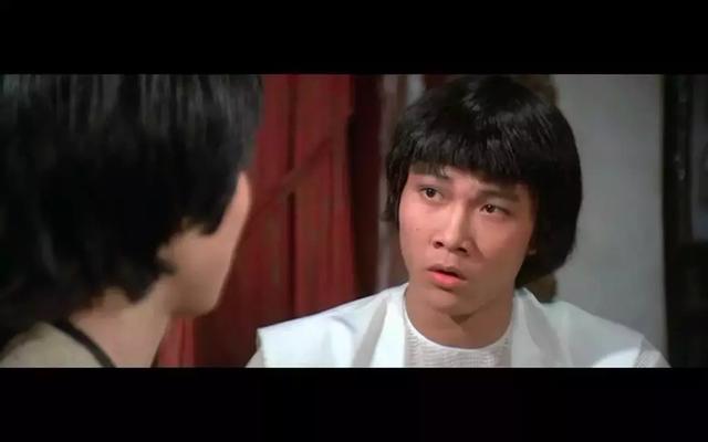 经过两个月的试训,钱小豪顺利进入了"张家班",成为了张彻麾下最年轻的