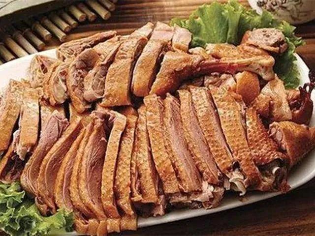 武夷山一道桌面酒席必上的传统名肴,也是属于福建闽菜之闽北菜代表菜