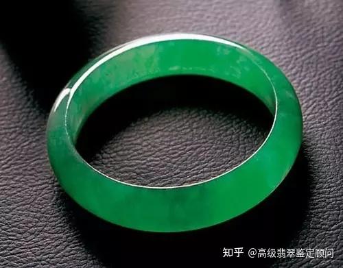 翡翠“手镯王”惊现苏富比拍卖会，估价一个亿！ - 知乎