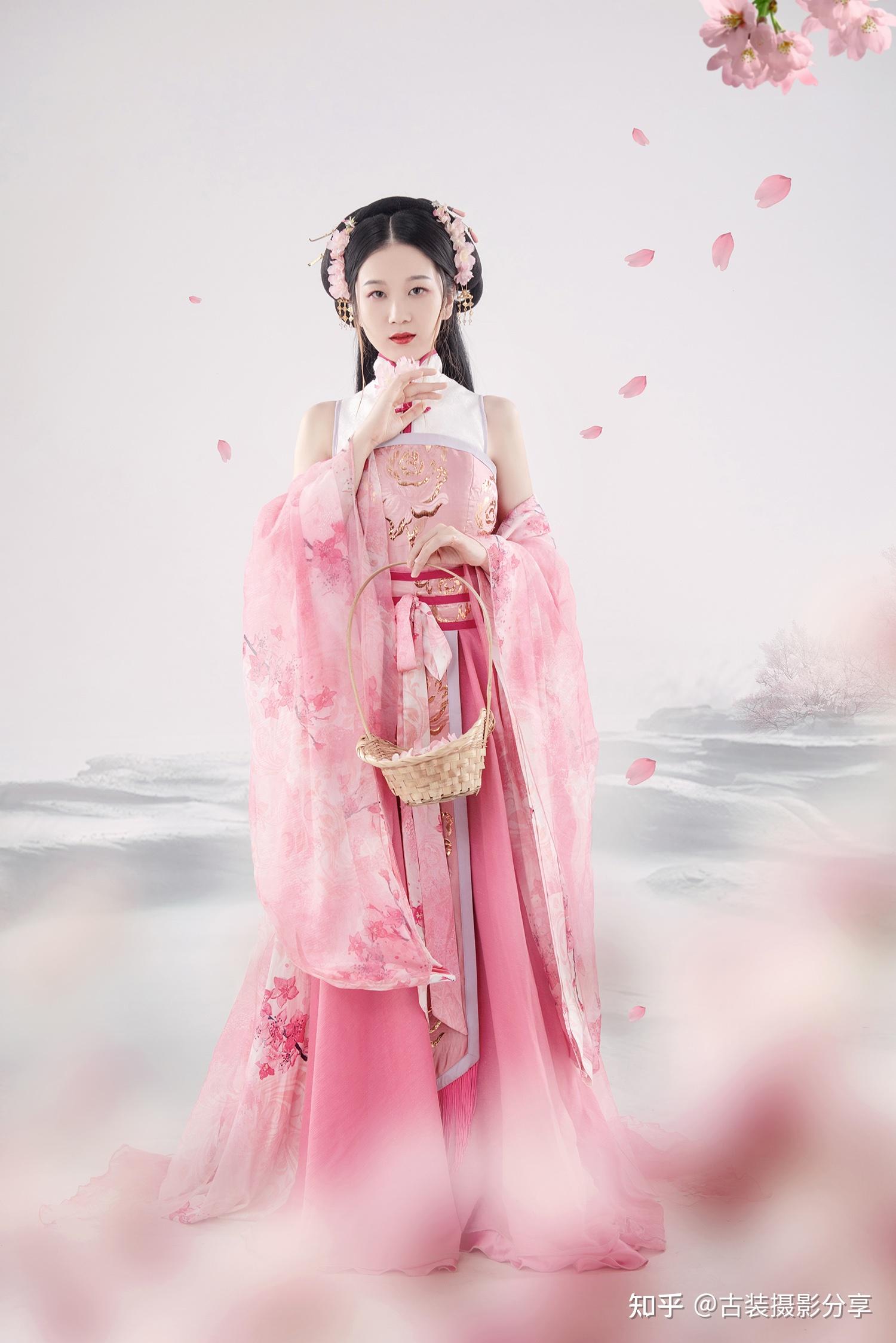 闺蜜拍的盘子女人坊看完我成功入了坑