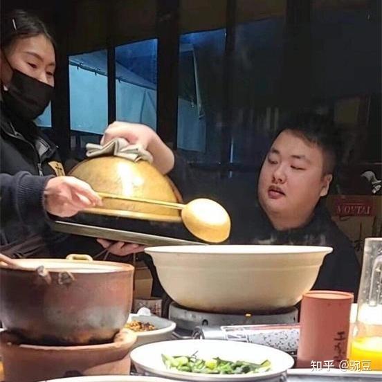 Dota2-近照被爆后心态爆炸，Zard直言：居然搞偷拍，恶心得不行！ - 知乎