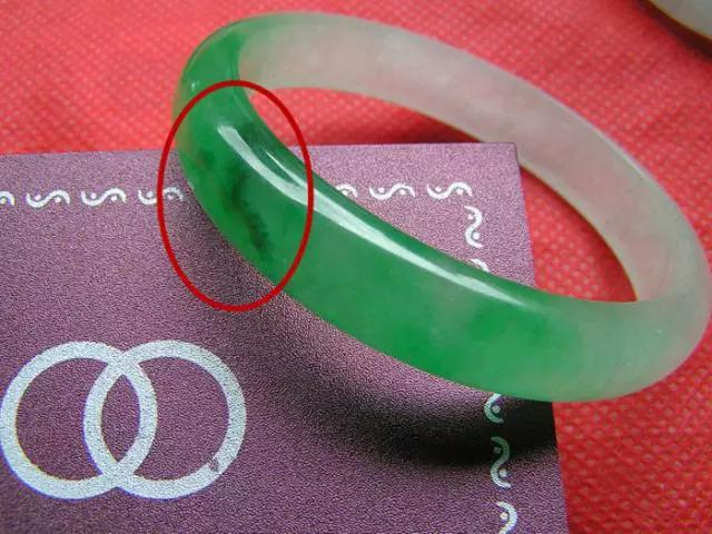 玉手镯有裂痕会怎么样的