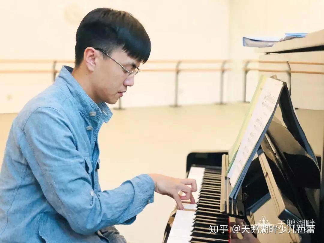 湖畔钢琴曲谱_贝加尔湖畔钢琴简谱(3)