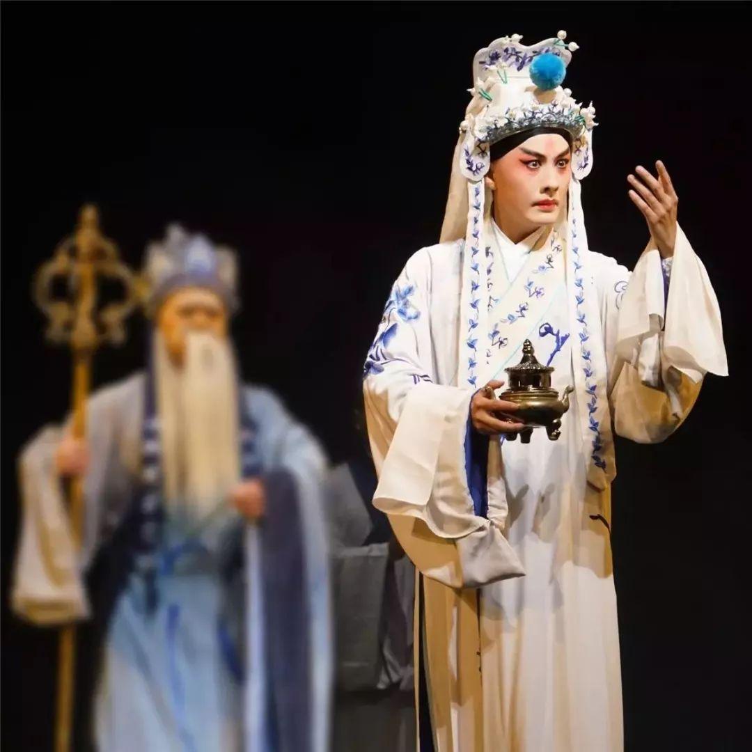 《南柯梦》中饰演淳于棼的施夏明.